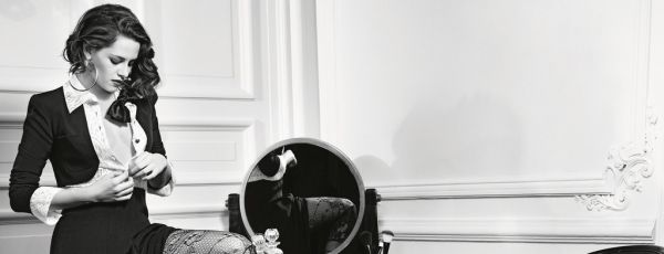 Кристен Стюарт позирует для рекламы Chanel