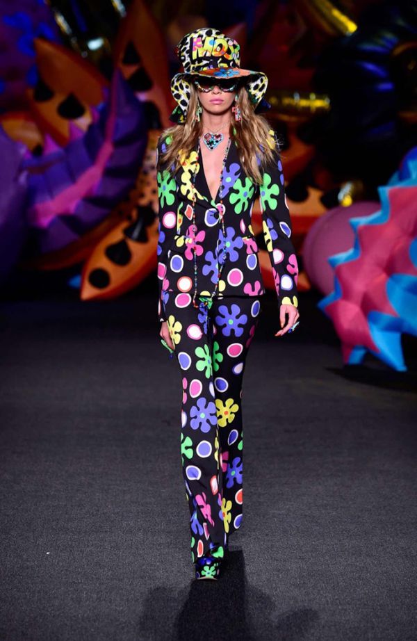 Модельер Джереми Скотт выпустил новую круизную коллекцию Moschino 2017 Модельер Джереми Скотт выпустил новую круизную коллекцию Moschino 2017