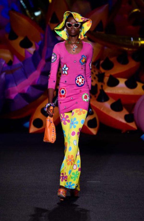 Модельер Джереми Скотт выпустил новую круизную коллекцию Moschino 2017 Модельер Джереми Скотт выпустил новую круизную коллекцию Moschino 2017