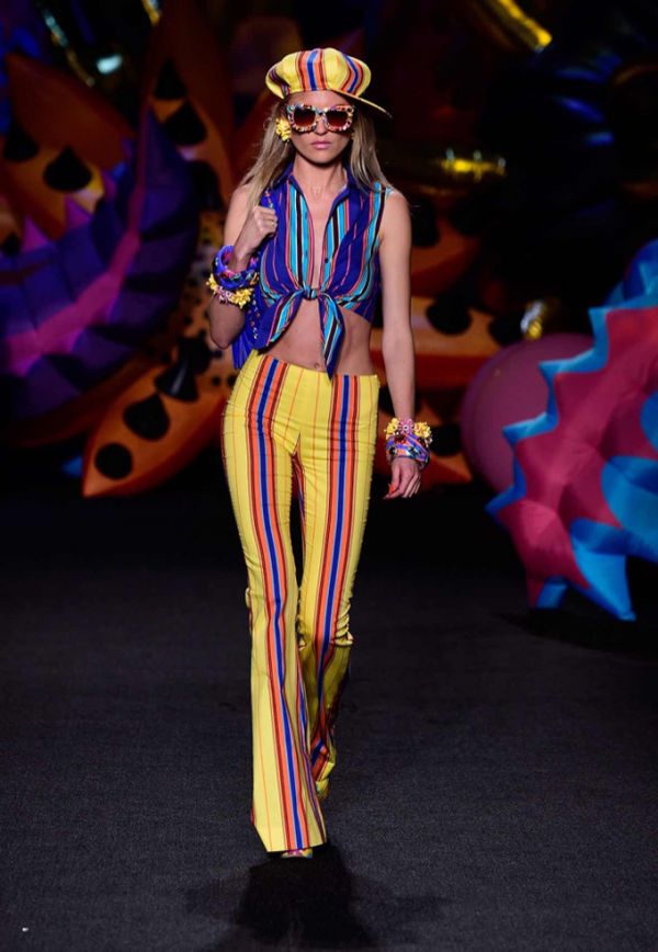 Модельер Джереми Скотт выпустил новую круизную коллекцию Moschino 2017 Модельер Джереми Скотт выпустил новую круизную коллекцию Moschino 2017