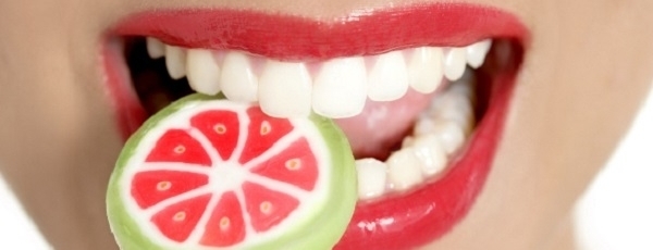 Отбеливание зубов в домашних условиях – белоснежная улыбка надолго