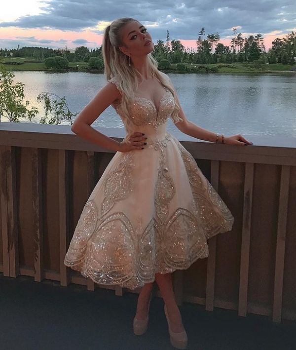 Певица Алина Гросу с размахом отметила премьеру клипа Вспоминать Певица Алина Гросу с размахом отметила премьеру клипа Вспоминать