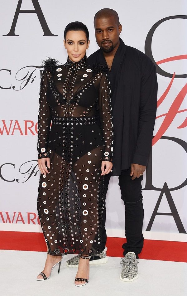 Беременная Ким Кардашян со своим супругом Канье Уэстом появилась на CFDA Fashion Awards 2015 Беременная Ким Кардашян со своим супругом Канье Уэстом появилась на CFDA Fashion Awards 2015
