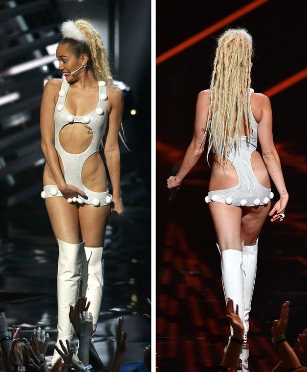 Невероятно развратные наряды Майли Сайру на 2015 MTV Video Music Awards. А рядом мама...жуть. Невероятно развратные наряды Майли Сайру на 2015 MTV Video Music Awards. А рядом мама...жуть.