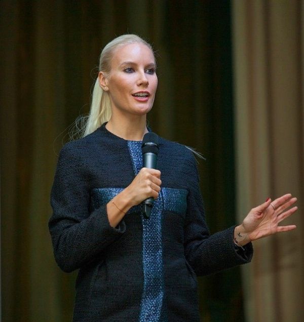Лена Летучая, после драки в Салехарде, отстояла право на свою деятельность Лена Летучая, после драки в Салехарде, отстояла право на свою деятельность