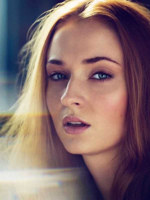 Звезда «Игры престолов» Софи Тернер стала героиней Nylon Звезда «Игры престолов» Софи Тернер стала героиней Nylon