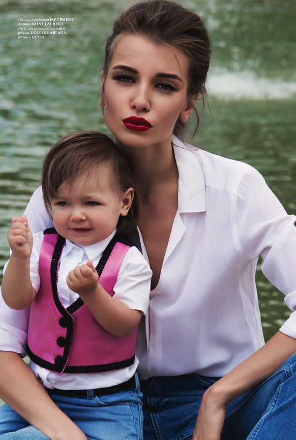 Подрастающая красота: первая съемка дочери Дарьи Коноваловой в L’Officiel Kids красивые русские девушки с детьми Подрастающая красота: первая съемка дочери Дарьи Коноваловой в L’Officiel Kids красивые русские девушки с детьми