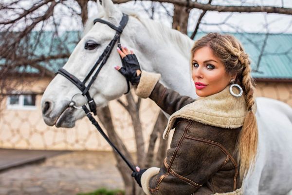 Каждая женщина заслуживает звания королевы: Елена Плотникова в интервью devushka.ru о семье, путешествиях и развитии блога