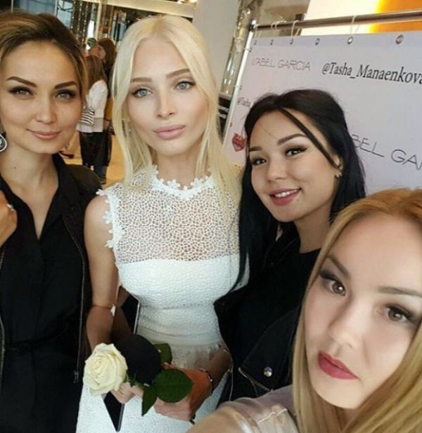 Алёна Шишкова стала ведущей грандиозного мероприятия в Вагас Крокус Сити и открыла бутик Isabel Garcia Алёна Шишкова стала ведущей грандиозного мероприятия в Вагас Крокус Сити и открыла бутик Isabel Garcia