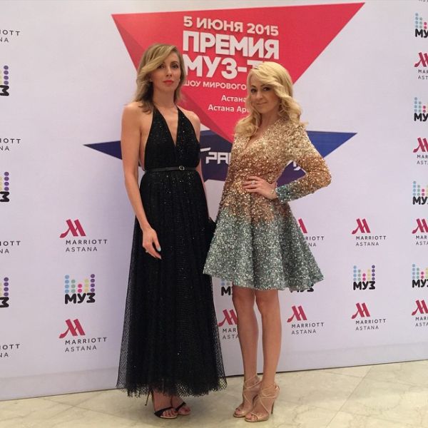 Яна Рудковская пожаловалась на то, что не попала на звездную дорожку Премии Муз-тв и разбила телефон Яна Рудковская пожаловалась на то, что не попала на звездную дорожку Премии Муз-тв и разбила телефон