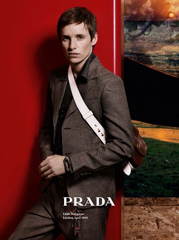 Эдди Рэдмейн стала новым лицом Prada Эдди Рэдмейн стала новым лицом Prada