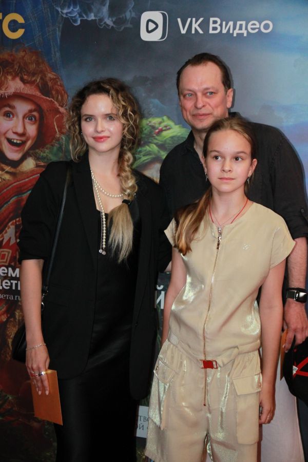 В Москве прошла премьера фильма «Баба-Яга спасет мир».