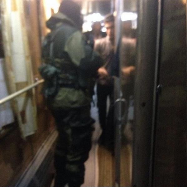 Анастасии Приходько угрожали люди с автоматами после концерта в Керчи Анастасии Приходько угрожали люди с автоматами после концерта в Керчи
