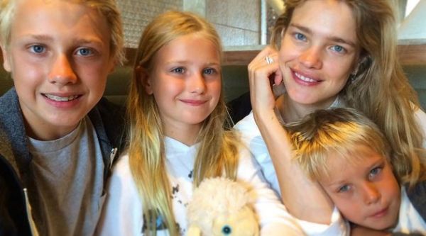 Наталья Водянова в пятый раз стала мамой и показала фотографию из родильной палаты Наталья Водянова в пятый раз стала мамой и показала фотографию из родильной палаты