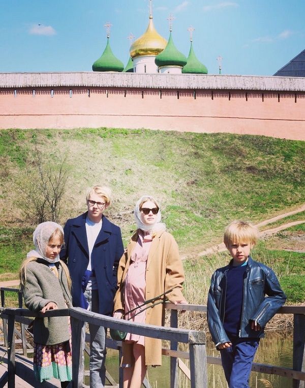 Наталья Водянова в пятый раз стала мамой и показала фотографию из родильной палаты Наталья Водянова в пятый раз стала мамой и показала фотографию из родильной палаты