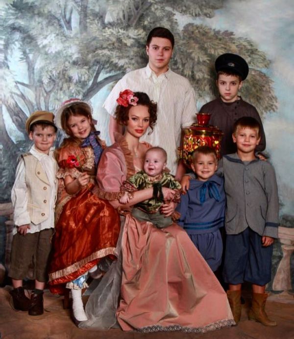 Как Мария Ротань (Фролова) стала мамой детям погибшей Яны Прежевской