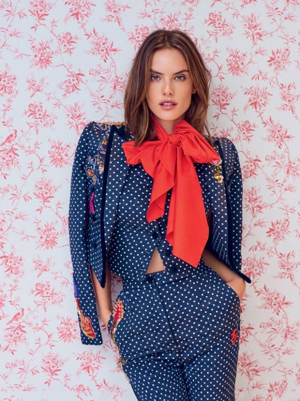 Модня Алессандра Амбросио позирует для Vogue Brazil Модня Алессандра Амбросио позирует для Vogue Brazil