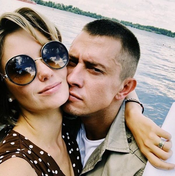 Заплаканная Агата Муцениеце из аккаунта мамы рассказала о побоях Павла Прилучного Заплаканная Агата Муцениеце из аккаунта мамы рассказала о побоях Павла Прилучного