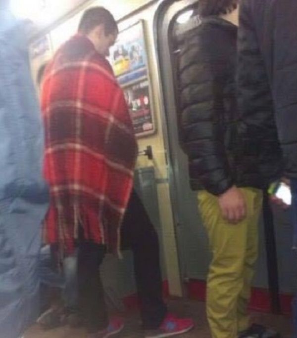 Вам встречаются чудаки в метро? А мне вот очень часто... Вам встречаются чудаки в метро? А мне вот очень часто...