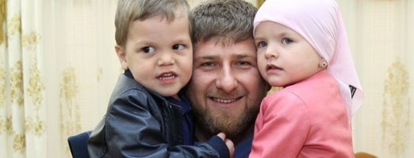 Рамзан Кадыров разрешил брак 17-летней девушке и 57-летнему руководителю РОВД Чечни