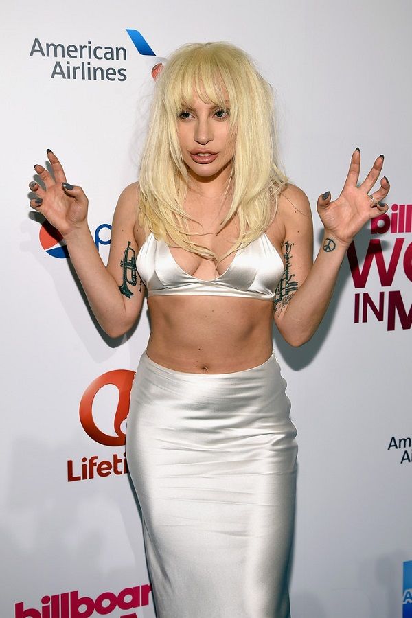 Леди Гага превратила поход на Billboards 10th Annual Women In Music в семейный праздник Леди Гага превратила поход на Billboards 10th Annual Women In Music в семейный праздник