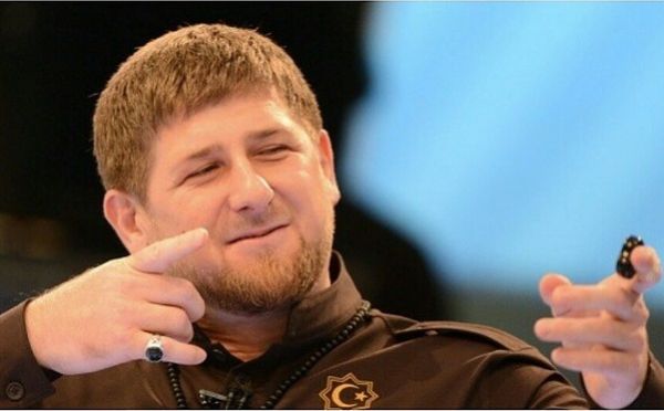 Рамзан Кадыров разрешил брак 17-летней девушке и 57-летнему руководителю РОВД Чечни Рамзан Кадыров разрешил брак 17-летней девушке и 57-летнему руководителю РОВД Чечни