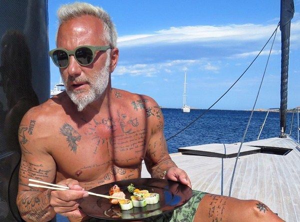 Танцующий миллионер Джанлука Вакки взровал сеть новым видео Танцующий миллионер Джанлука Вакки взровал сеть новым видео