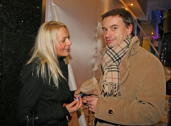 Солист группы Дискотека Авария Алексей Серов забрал у жены Ирины дочь и увез ее в Россию