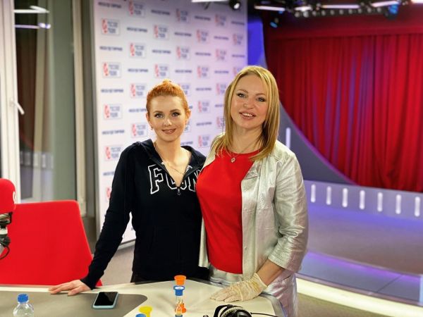 Лена Катина представила свой EP альбом и снялась в программе на НТВ Лена Катина представила свой EP альбом и снялась в программе на НТВ