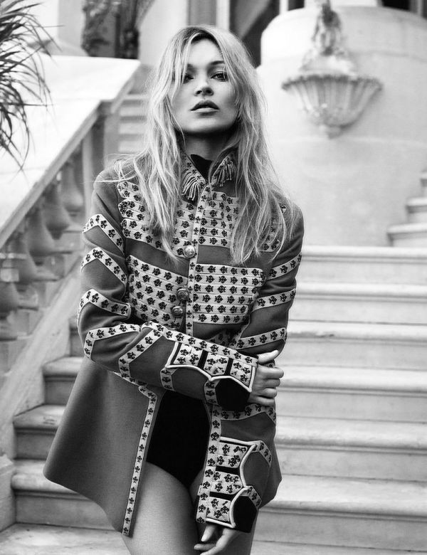 Кейт Мосс стала героиней британского Vogue Кейт Мосс стала героиней британского Vogue