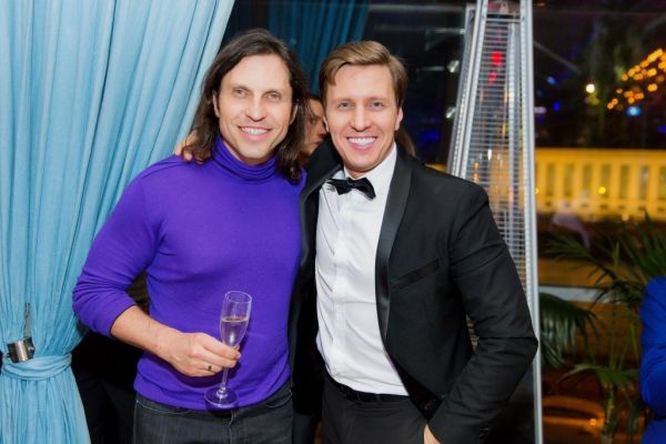Художник Даниил Федоров собрал друзей в Soho Room и представил выставку Мы и наши образы Художник Даниил Федоров собрал друзей в Soho Room и представил выставку Мы и наши образы
