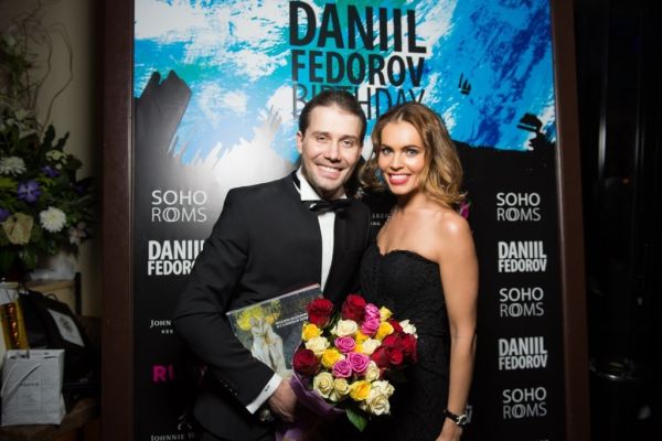 Художник Даниил Федоров собрал друзей в Soho Room и представил выставку Мы и наши образы Художник Даниил Федоров собрал друзей в Soho Room и представил выставку Мы и наши образы