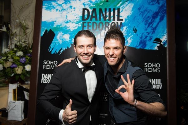 Художник Даниил Федоров собрал друзей в Soho Room и представил выставку Мы и наши образы Художник Даниил Федоров собрал друзей в Soho Room и представил выставку Мы и наши образы