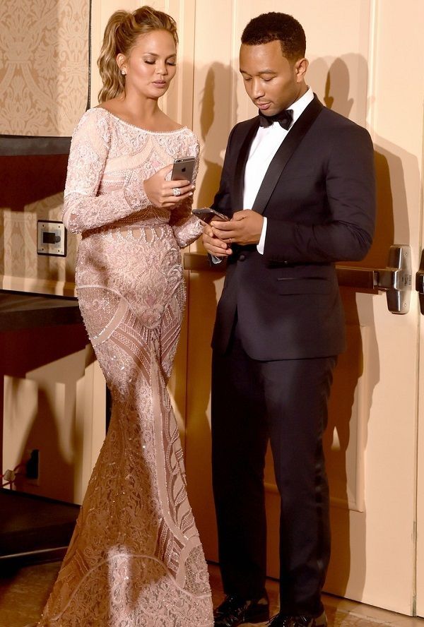 Публика мероприятия Golden Globes посмеялась над женой певица Джона Легенда - Крисси Тейген Публика мероприятия Golden Globes посмеялась над женой певица Джона Легенда - Крисси Тейген