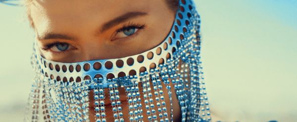 Певица Masha выпустила крутой клип на новую песню Bad Girl Певица Masha выпустила крутой клип на новую песню Bad Girl