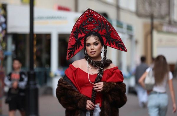 Трек молодой артистки ГАЛЕЯ неожиданно прозвучал перед Владимиром Путиным на AI Journey 2025 Трек молодой артистки ГАЛЕЯ неожиданно прозвучал перед Владимиром Путиным на AI Journey 2025