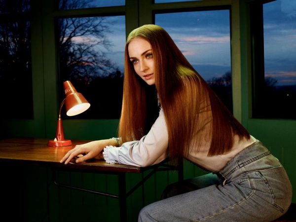 Софи Тёрнер снялась в зоопарке для Sunday Times Style Софи Тёрнер снялась в зоопарке для Sunday Times Style