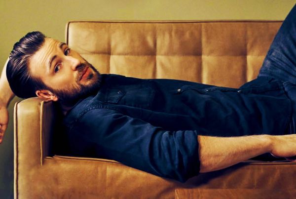 Крис Эванс позирует для Esquire Middle East Крис Эванс позирует для Esquire Middle East