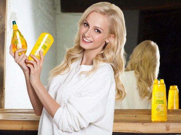 Полина Максимова показала фигуру в купальнике Полина Максимова показала фигуру в купальнике