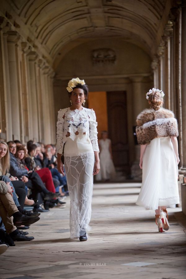 Стильные вышиванки Couture от Оксаны Караванской покорили Париж Стильные вышиванки Couture от Оксаны Караванской покорили Париж