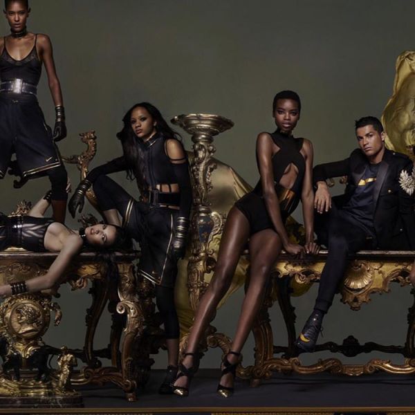 Директор компании Balmain Оливье Рустен представил черно-золотую коллекцию спортивной одежды Nikе Директор компании Balmain Оливье Рустен представил черно-золотую коллекцию спортивной одежды Nikе