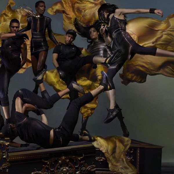 Директор компании Balmain Оливье Рустен представил черно-золотую коллекцию спортивной одежды Nikе Директор компании Balmain Оливье Рустен представил черно-золотую коллекцию спортивной одежды Nikе