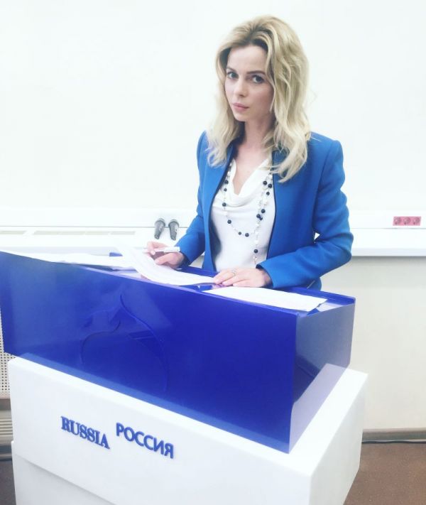Телеведущая на канале Россия Еленв Николаева в эксклюзивном интервью Девушка.ру Телеведущая на канале Россия Еленв Николаева в эксклюзивном интервью Девушка.ру