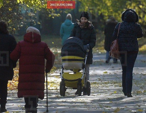 Папарацци впервые засняли дочь Константина Хабенского Папарацци впервые засняли дочь Константина Хабенского