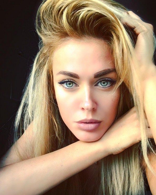 Таня Терешина показала всем свои торчащие соски Таня Терешина показала всем свои торчащие соски