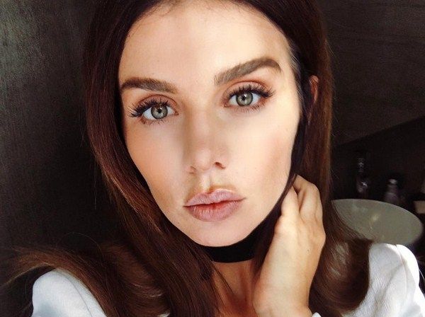 Анна Седокова удивила короткой стрижкой Анна Седокова удивила короткой стрижкой