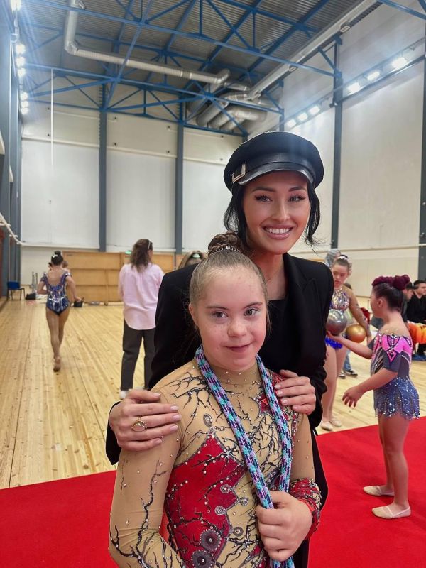 Рождённые сиять: в России состоялись соревнования по художественной гимнастике для особенных детей Рождённые сиять: в России состоялись соревнования по художественной гимнастике для особенных детей