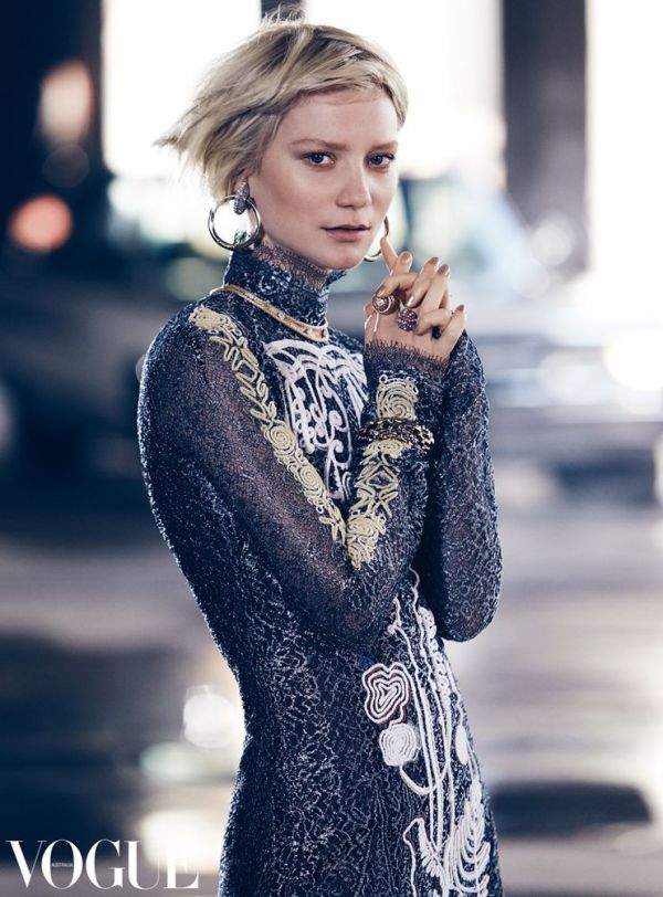 Шикарная Миа Васиковска снялась для Vogue Шикарная Миа Васиковска снялась для Vogue