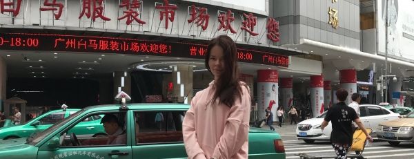 Певица Елена Князева получила серьезное отравление в Китае