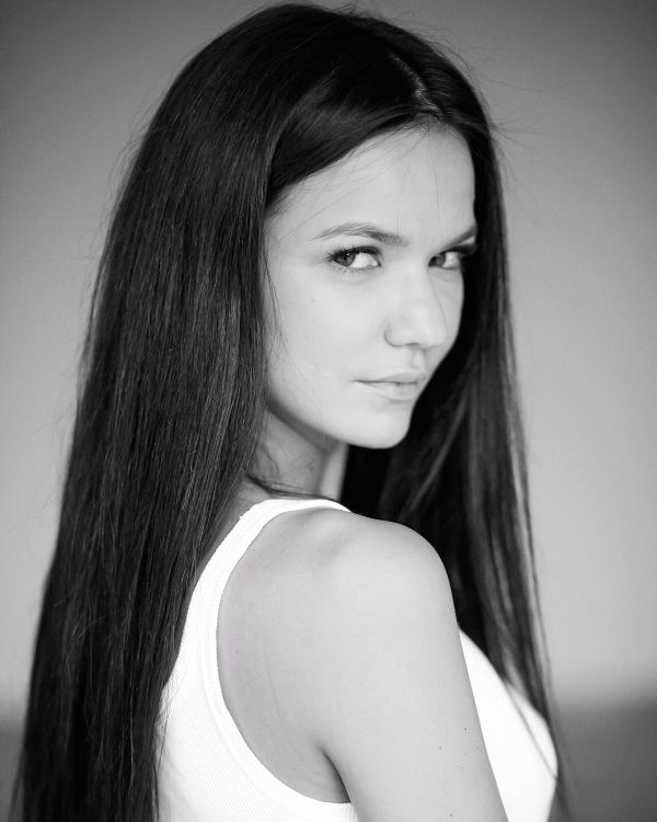 Аделина Шарипова дебютировала в кино Аделина Шарипова дебютировала в кино